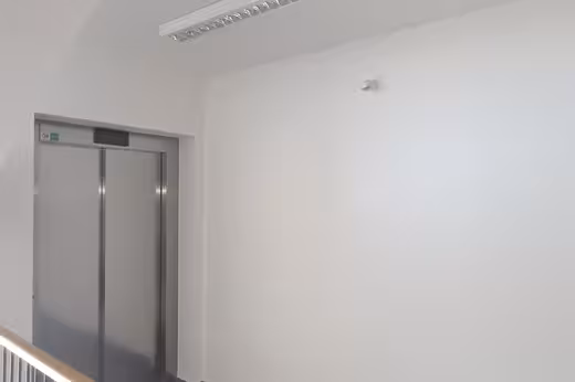 Výmalba prostoru u výtahu bytového domu SVJ Zlín Zelinova
