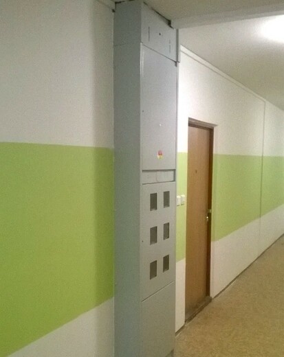 Nátěr elektro skříně v bytovém domě Otrokovice