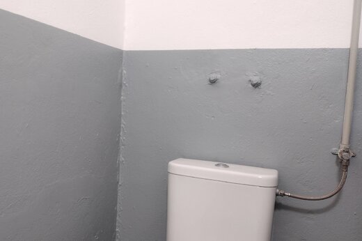 Latexový nátěr stěn WC | Natěračské práce Zlín