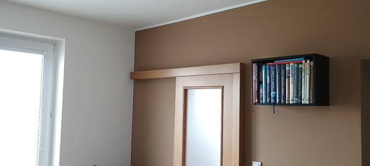 Výmalba obývacího pokoje z jiného úhlu 2+kk Zlín Podlesí
