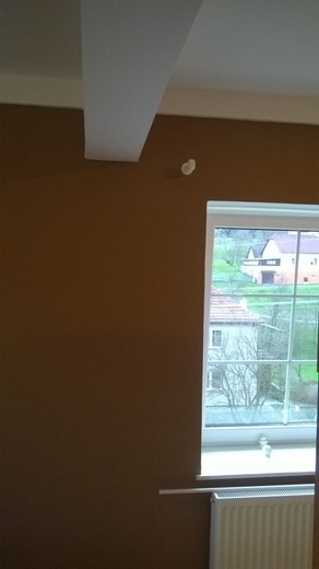 Podkrovní pokoj po výmalbě v rodinném domě Zlín Kostelec