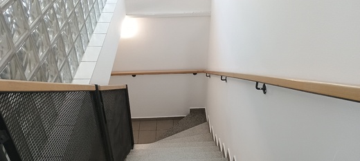 Schodiště do suterénu SVJ Zlín Podlesí po výmalbě