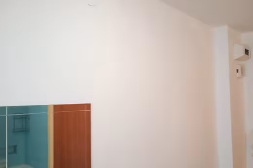Výmalba chodby se zrcadlem Otrokovice Wolkerova