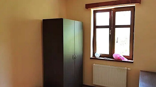 Ubytovací pokoj po výmalbě na ubytovně Zlín