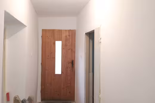 Výmalba chodby u vstupu na zahradu – Sazovice