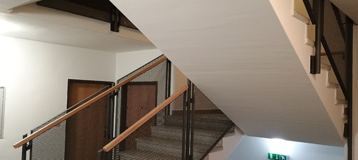 Nově vymalované schodiště bytového domu SVJ Zlín Podlesí